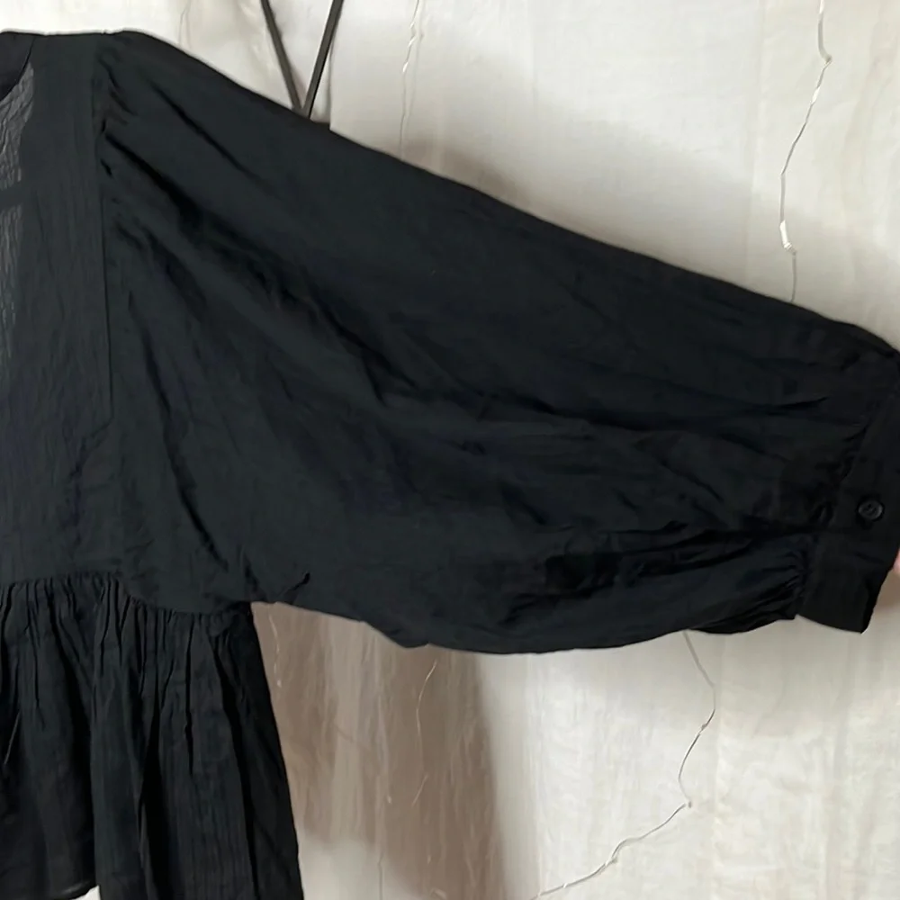 Banana Republic babydoll balloon puff sleeve cotton black& buttercream cotton